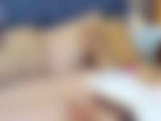 emily-86's Live Sex Cam Show