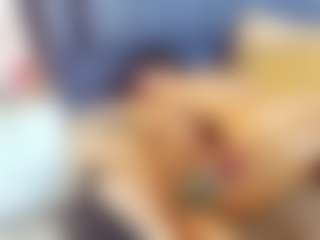 emily-86's Live Sex Cam Show