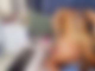 emily-86's Live Sex Cam Show