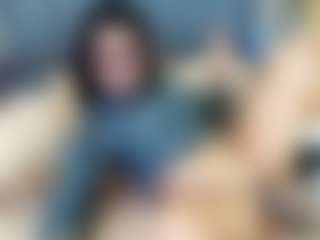 emily-86's Live Sex Cam Show