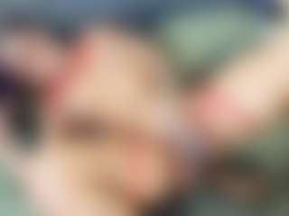 emily-86's Live Sex Cam Show