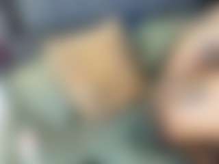 emily-86's Live Sex Cam Show