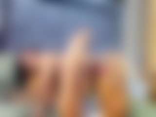 emily-86's Live Sex Cam Show