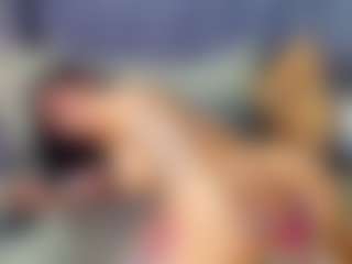 emily-86's Live Sex Cam Show