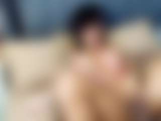 emily-86's Live Sex Cam Show