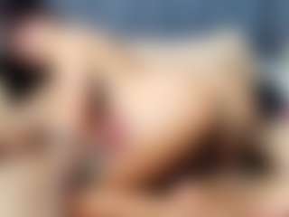 emily-86's Live Sex Cam Show