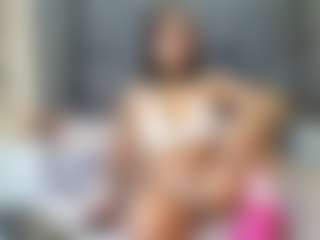 emily-86's Live Sex Cam Show