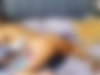 emily-86's Live Sex Cam Show