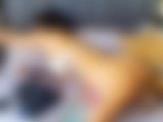 emily-86's Live Sex Cam Show
