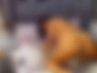 emily-86's Live Sex Cam Show
