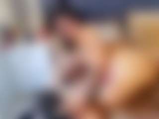 emily-86's Live Sex Cam Show