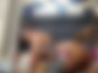 emily-86's Live Sex Cam Show