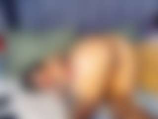 emily-86's Live Sex Cam Show