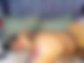 emily-86's Live Sex Cam Show