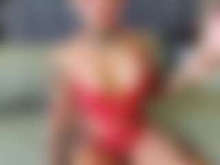 emily-86's Live Sex Cam Show