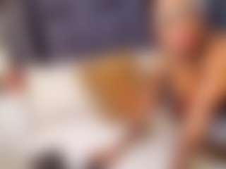 emily-86's Live Sex Cam Show