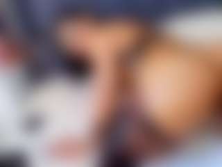 emily-86's Live Sex Cam Show