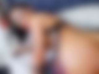 emily-86's Live Sex Cam Show