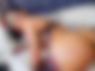 emily-86's Live Sex Cam Show