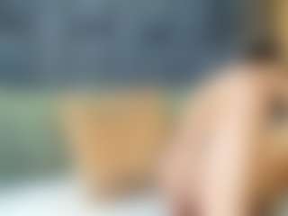 emily-86's Live Sex Cam Show