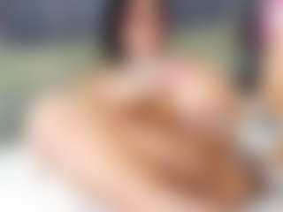 emily-86's Live Sex Cam Show