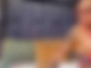 emily-86 MILF webcam performer live streaming
