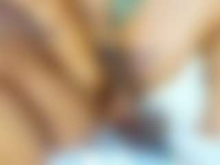emily-86's Live Sex Cam Show