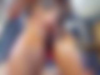 emily-86's Live Sex Cam Show