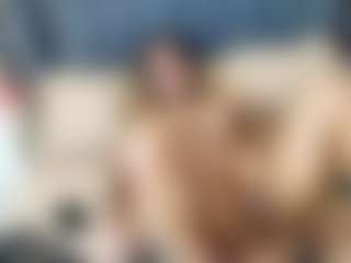emily-86's Live Sex Cam Show