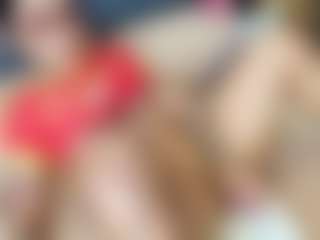 emily-86's Live Sex Cam Show