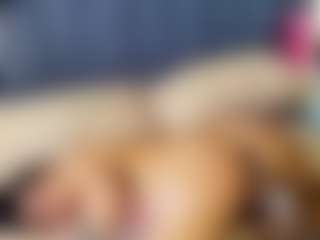 emily-86's Live Sex Cam Show
