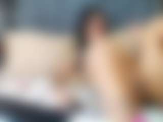 emily-86's Live Sex Cam Show