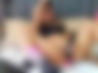 emily-86's Live Sex Cam Show