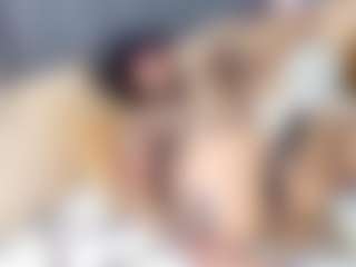 emily-86's Live Sex Cam Show
