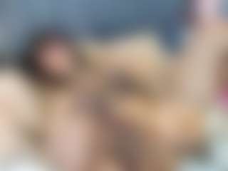 emily-86's Live Sex Cam Show