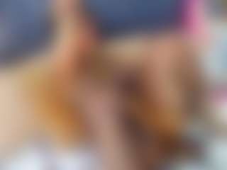 emily-86's Live Sex Cam Show