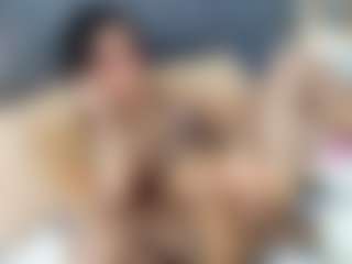 emily-86's Live Sex Cam Show