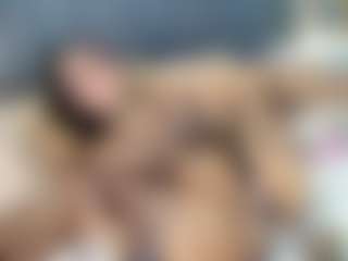 emily-86's Live Sex Cam Show
