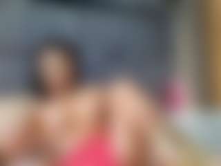 emily-86's Live Sex Cam Show