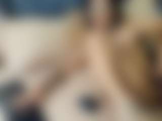 emily-86's Live Sex Cam Show