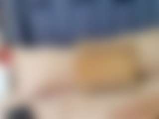 emily-86's Live Sex Cam Show