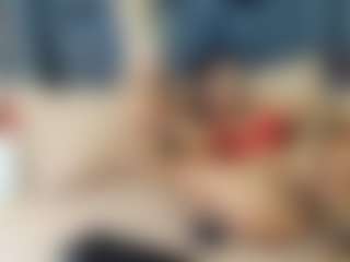emily-86's Live Sex Cam Show