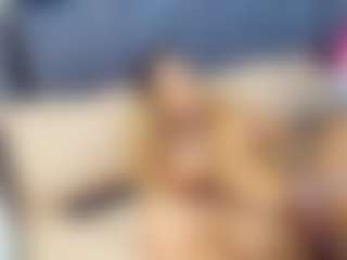 emily-86's Live Sex Cam Show