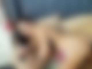 emily-86's Live Sex Cam Show