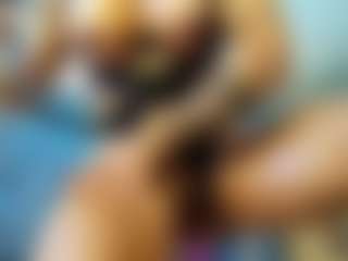 emily-86's Live Sex Cam Show