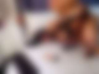 emily-86's Live Sex Cam Show