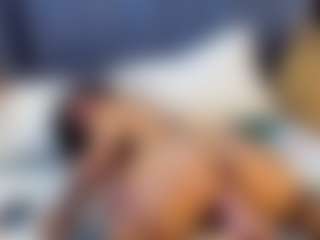 emily-86's Live Sex Cam Show