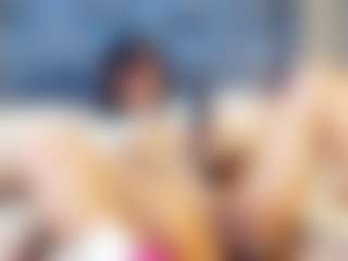 emily-86's Live Sex Cam Show