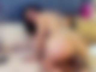 emily-86's Live Sex Cam Show