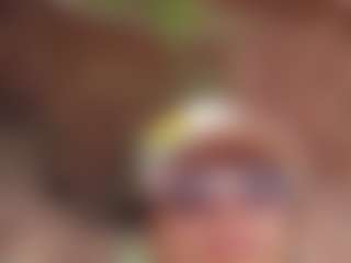 emily-86's Live Sex Cam Show